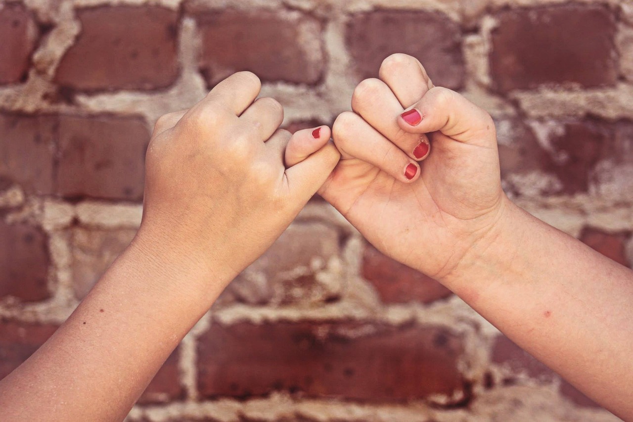 6 Ways to Bond with a New Roommate